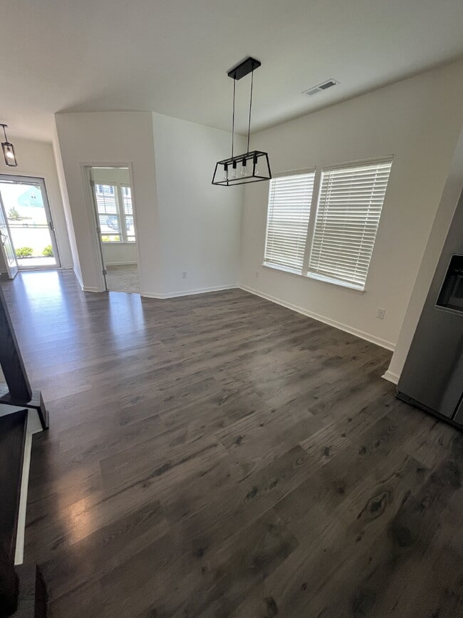 Building Photo - 4028 Centerpiece Ct