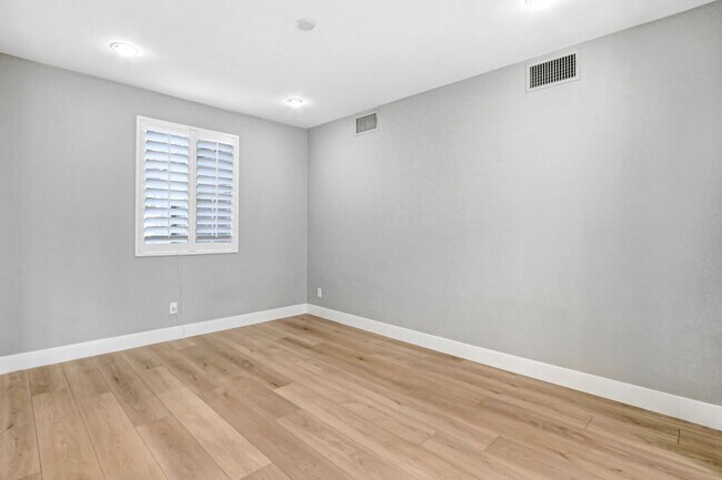 Building Photo - 4386 Bayhill Ln