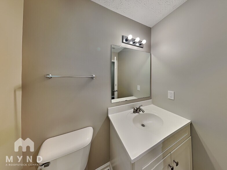 Building Photo - 2069 Prominence Dr
