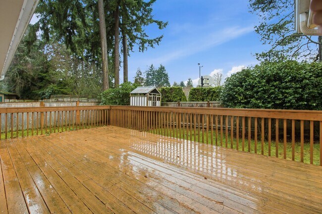 Building Photo - Beautifully Renovated Home in the Heart of Normandy Park