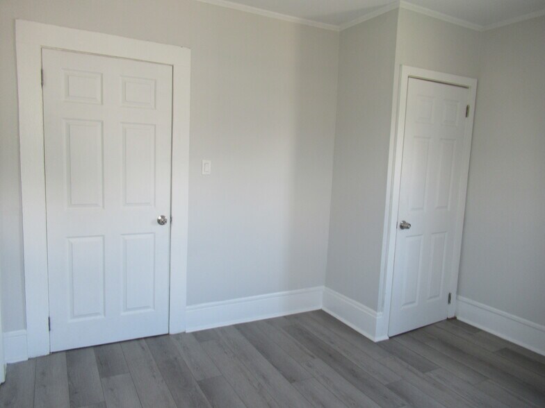 Building Photo - 81 Jetland St