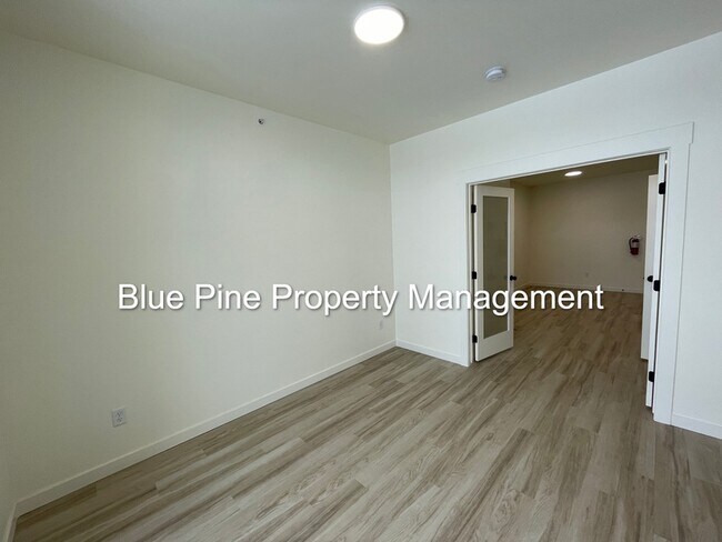 Building Photo - 311 E Lorene St