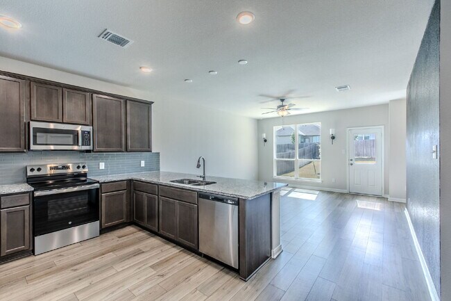 Building Photo - Welcome Home to Modern Comfort in Troy, TX!