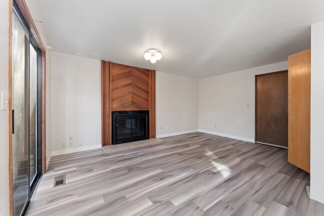 Building Photo - 7050 SW 174th Ave