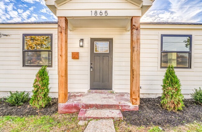 Building Photo - 1865 Ferber Ave