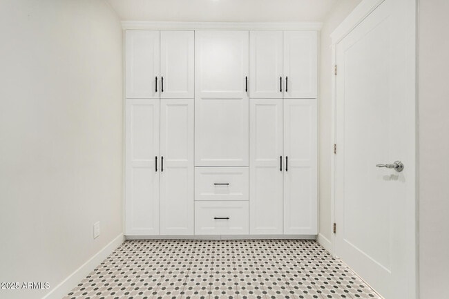 Building Photo - 3750 E Garden Dr