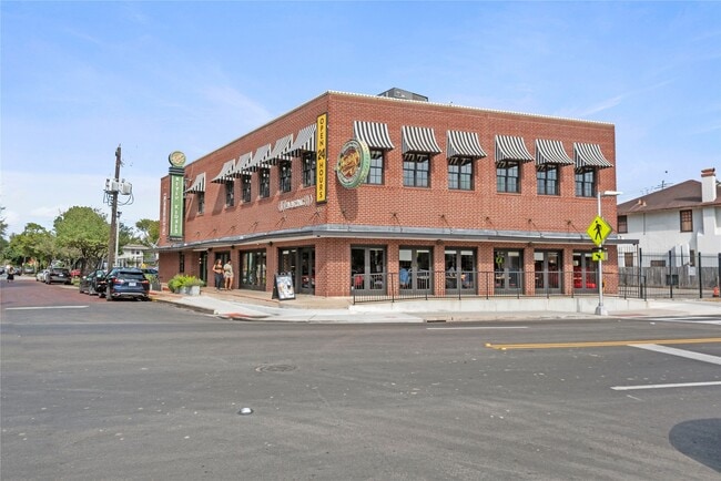 Building Photo - 615 Pacific St