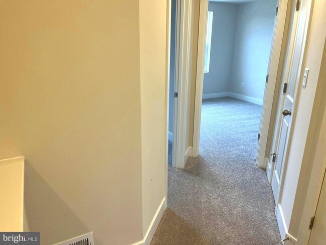 Building Photo - 7618 Johnnycake Rd