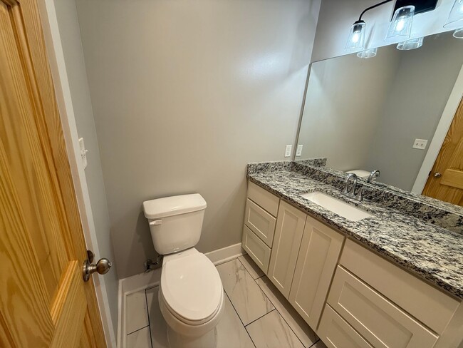 Building Photo - 33 Breckenridge Cv