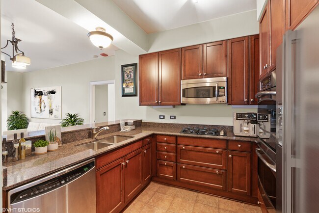 Building Photo - 1211 S Prairie Ave