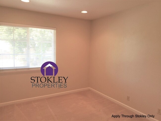 Building Photo - 517 Mesa Verde Pl