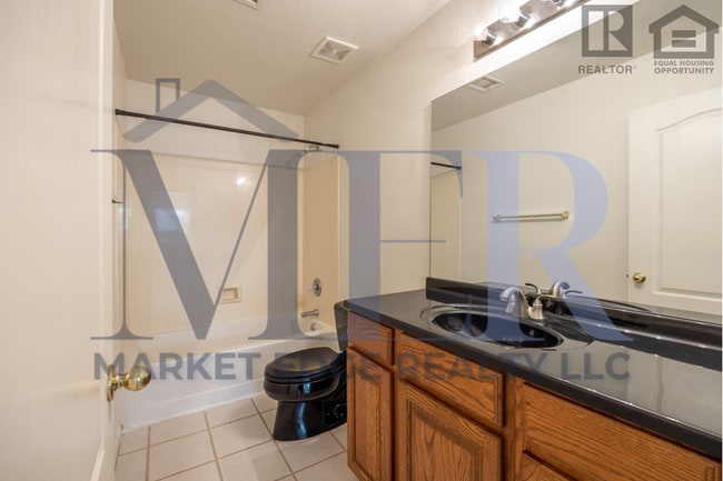 Building Photo - 3Bed/2Bath House at Beardsley/95th Ave! Ready for Immediate Move-In!