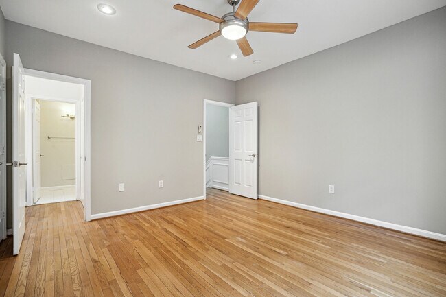 Building Photo - 212 3rd St NE