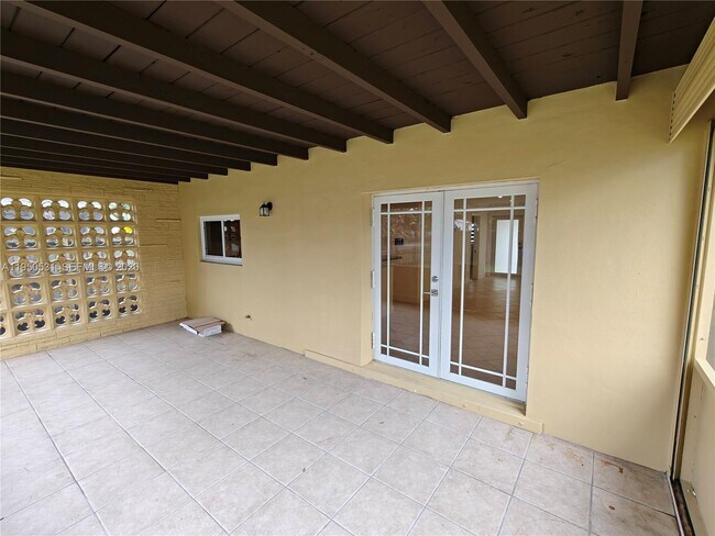 Building Photo - 1812 N 40th Ave