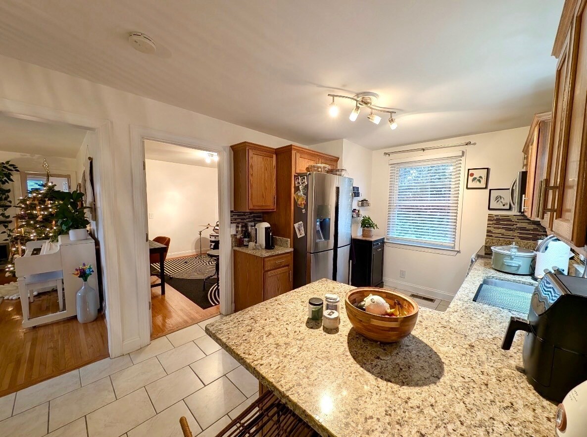 Building Photo - 2000 Upland Dr