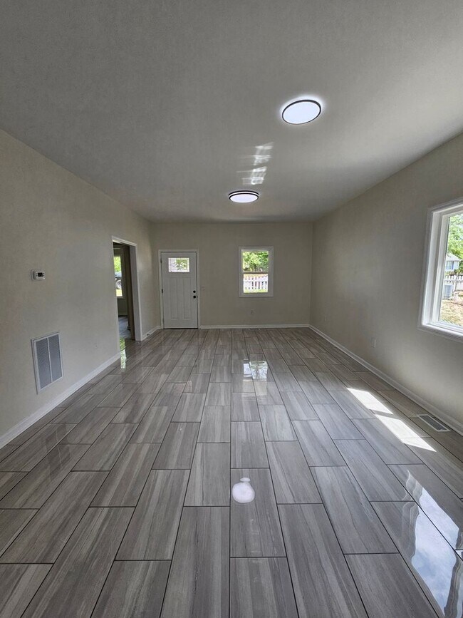 Building Photo - 274 Bledsoe Dr