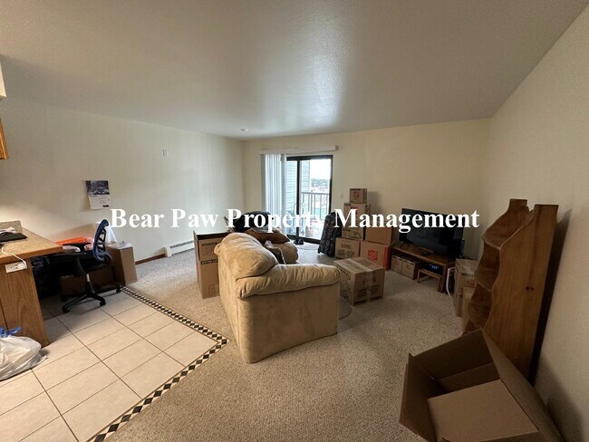 Building Photo - "Cozy 1-Bed Retreat in Scenic Evergreen!"