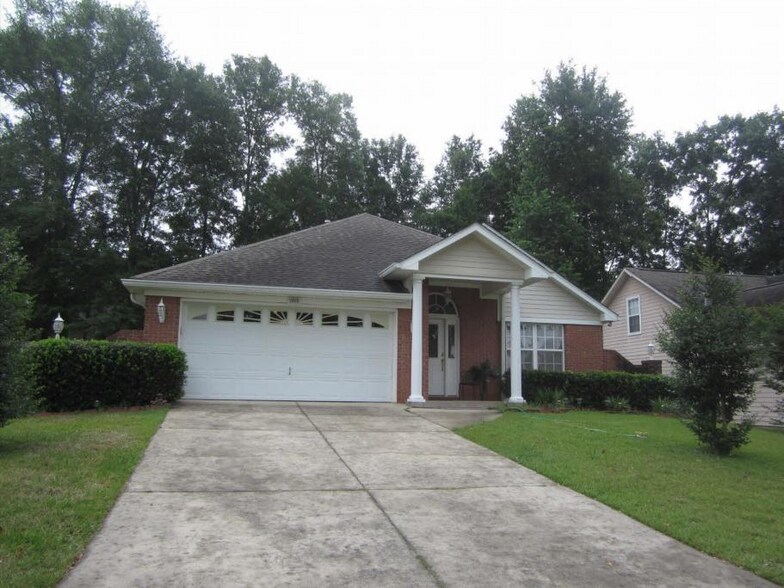 Building Photo - 1015 Burning Tree Way