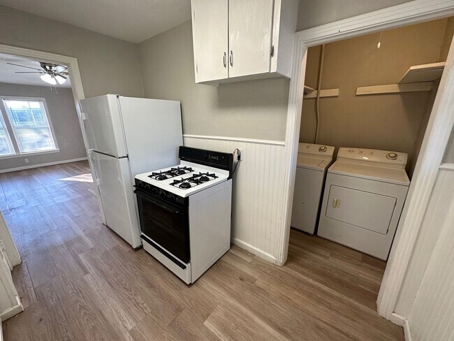 Building Photo - 1909 Pecos St