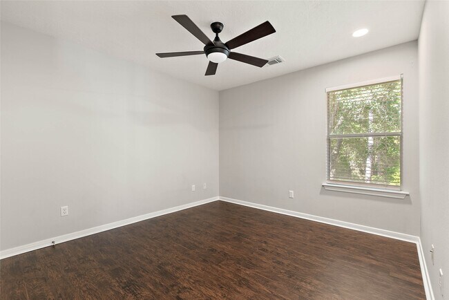 Building Photo - 139 Ledgestone Pl