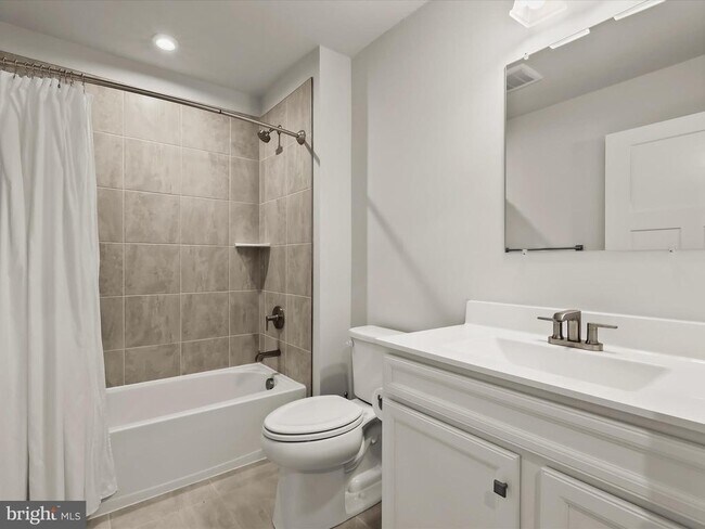 Building Photo - 4738 Naples Ave