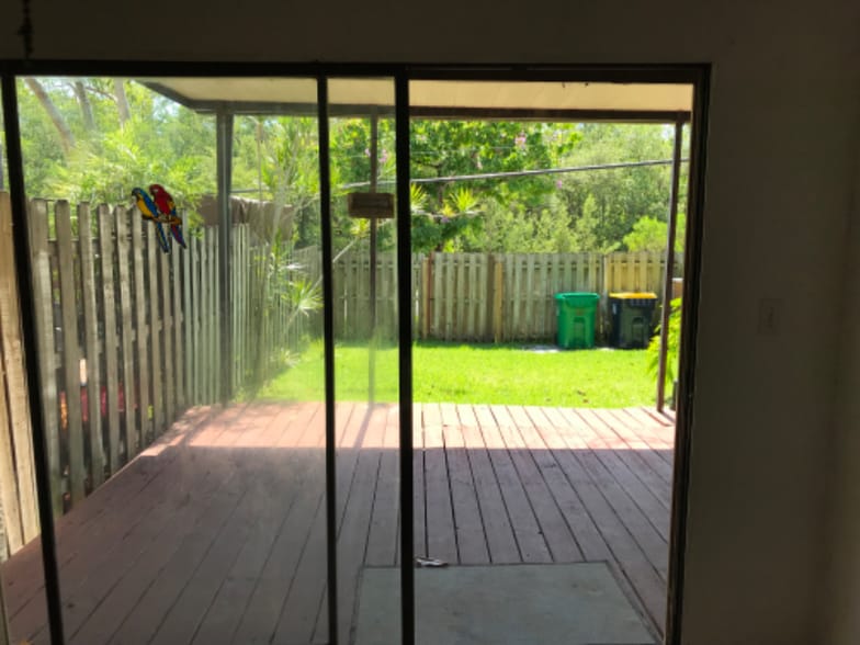 Building Photo - 187 NE 6th Ct