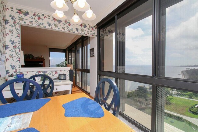 Building Photo - 3301 Bayshore Blvd