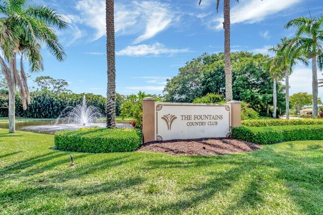 Building Photo - 5279 Fountains Dr S