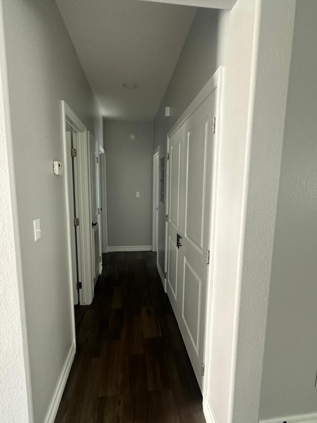 Building Photo - 215 Fig Dr