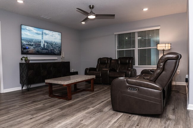 Building Photo - 3431 Phoenix Ct