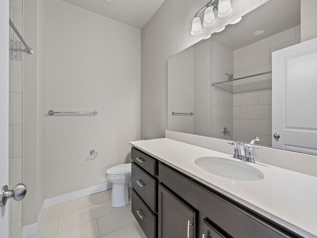 Building Photo - Move-In Ready, 3BR/2BA Townhome in Loveland with Modern Finishes