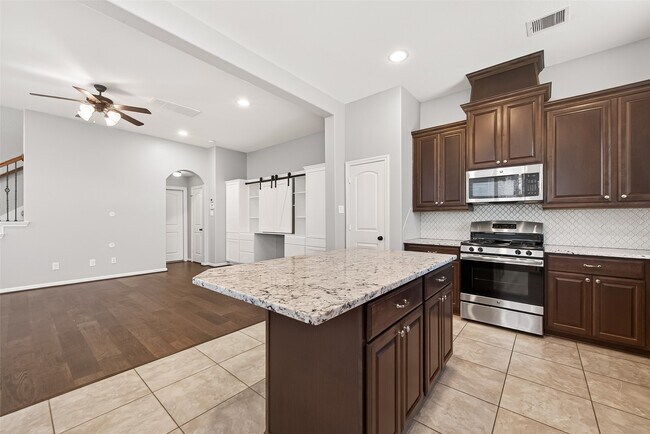 Building Photo - 134 Mimosa Silk Ct