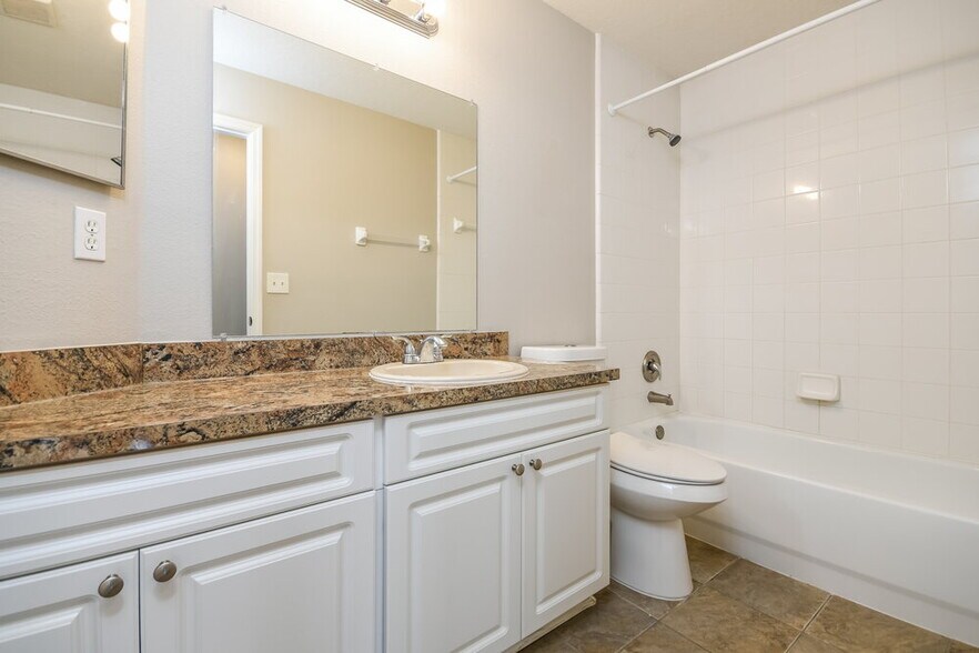 Building Photo - 15443 Margaux Dr