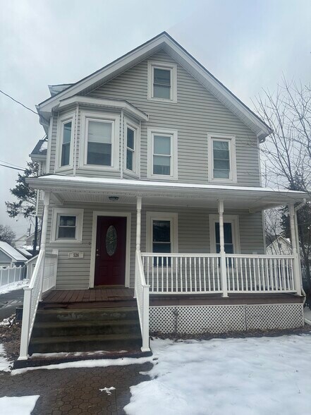 Primary Photo - 526 Washington St