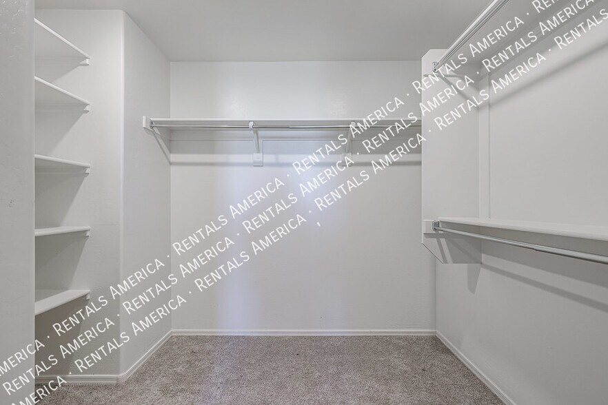 Building Photo - 12620 W Glenn Dr