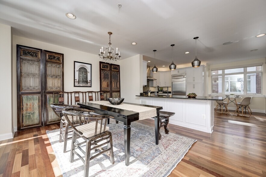 Building Photo - 621 Ponte Villas N