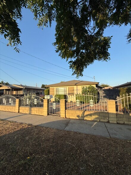 Building Photo - 166 N Soldano Ave