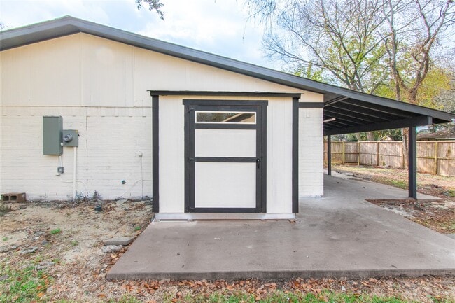 Building Photo - 15411 Sierra Valle Dr