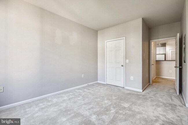 Building Photo - 2765 Centerboro Dr