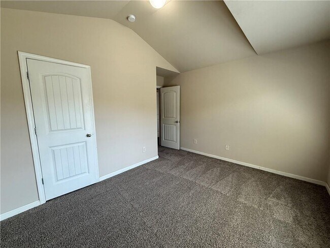 Building Photo - 1045 Township Cir