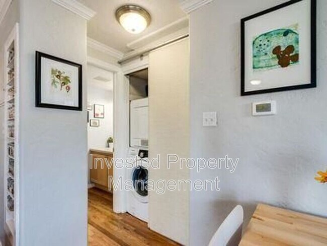 Building Photo - 1243 Vine St