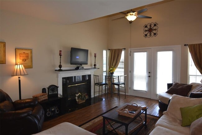 Building Photo - 3404 American Dr