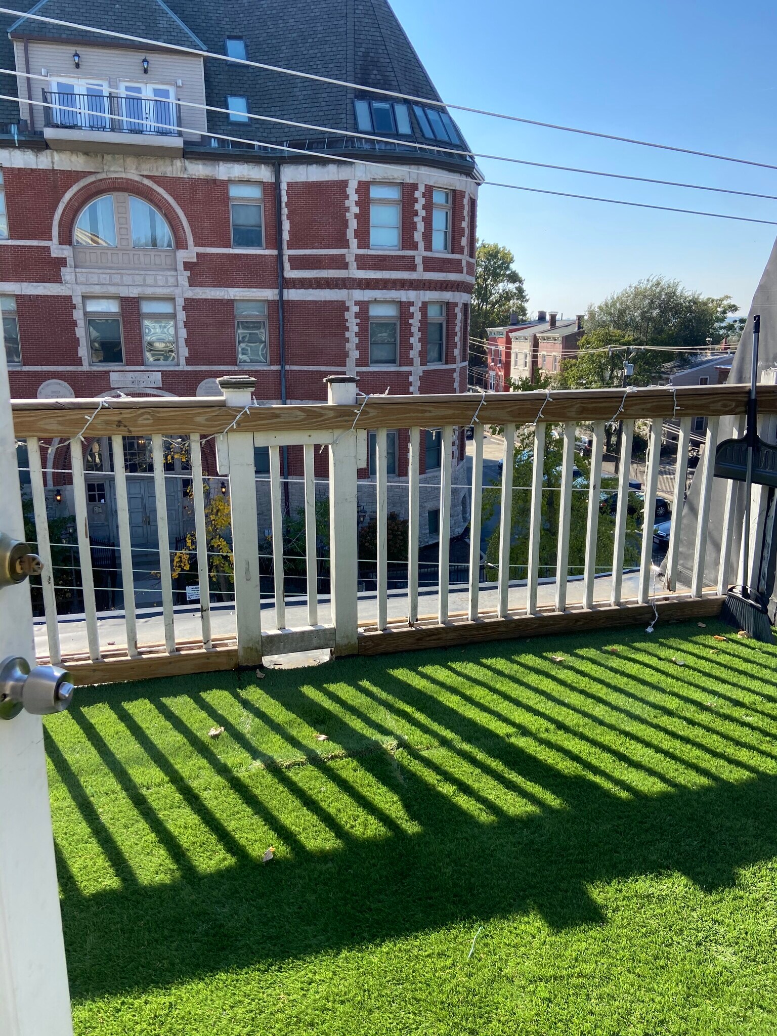 Building Photo - 256 Warner St