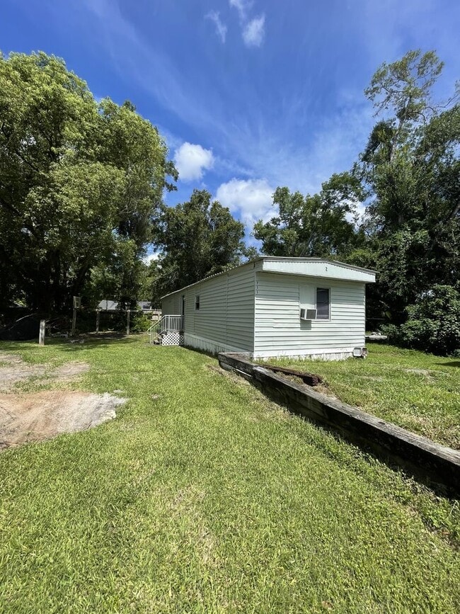 Building Photo - 711 Nashville Rd