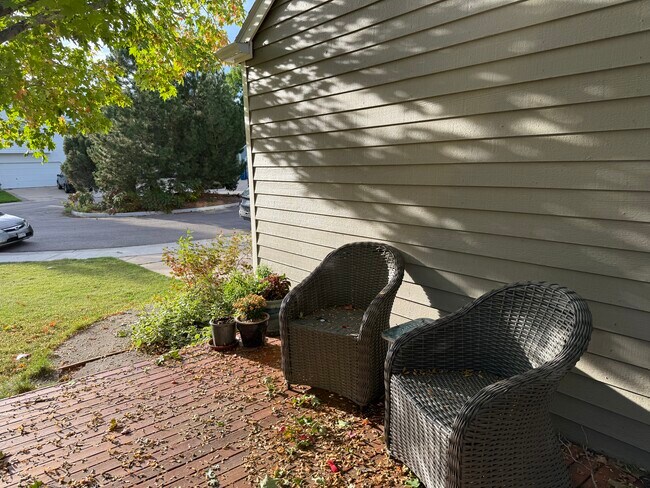 Building Photo - 332 Buchanan Ct