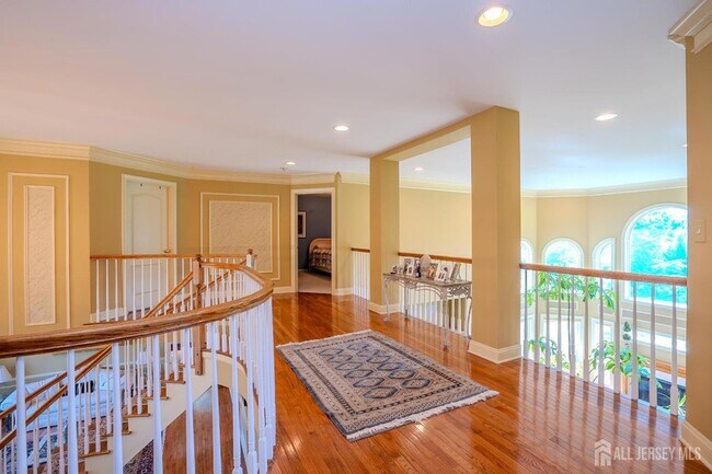 Building Photo - 19 Meadowlark Dr