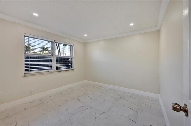 Building Photo - 3336 Quail Close