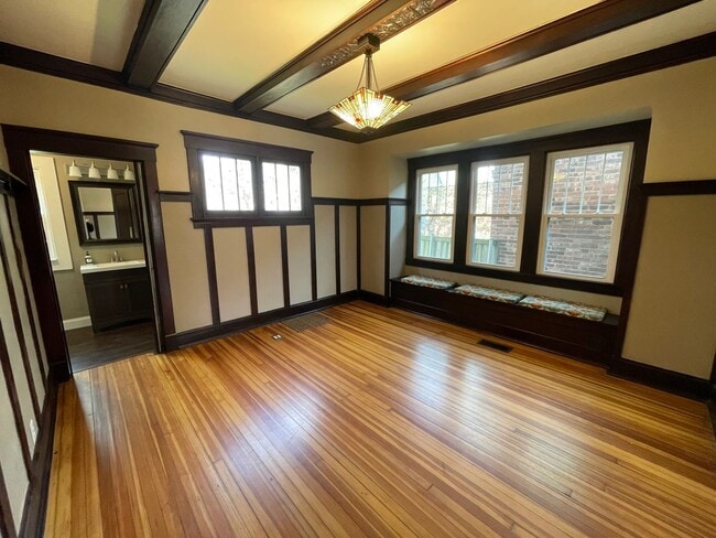 Building Photo - Unique House in Historic Neighborhood!