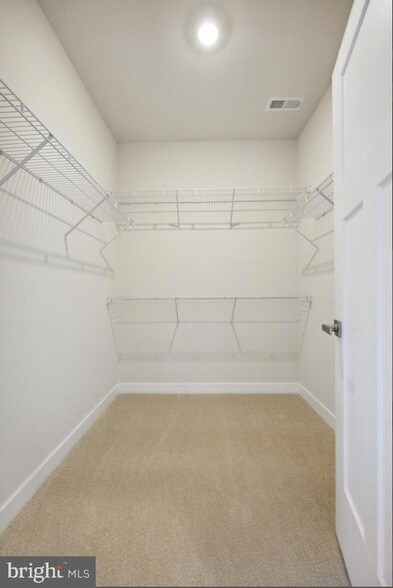 Building Photo - 223 Avalon Dr