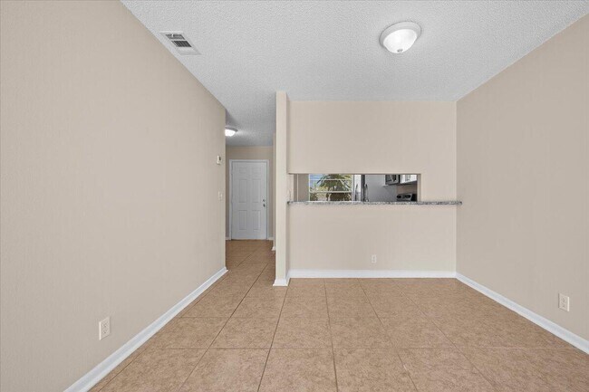 Building Photo - 144 Deerfield Ct